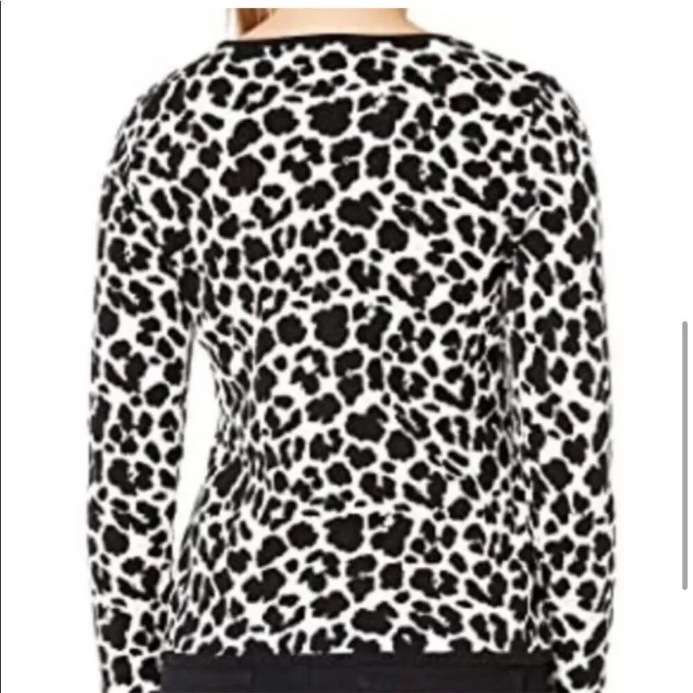 Vince Camuto Leopard Print Long Sleeve Sweater L